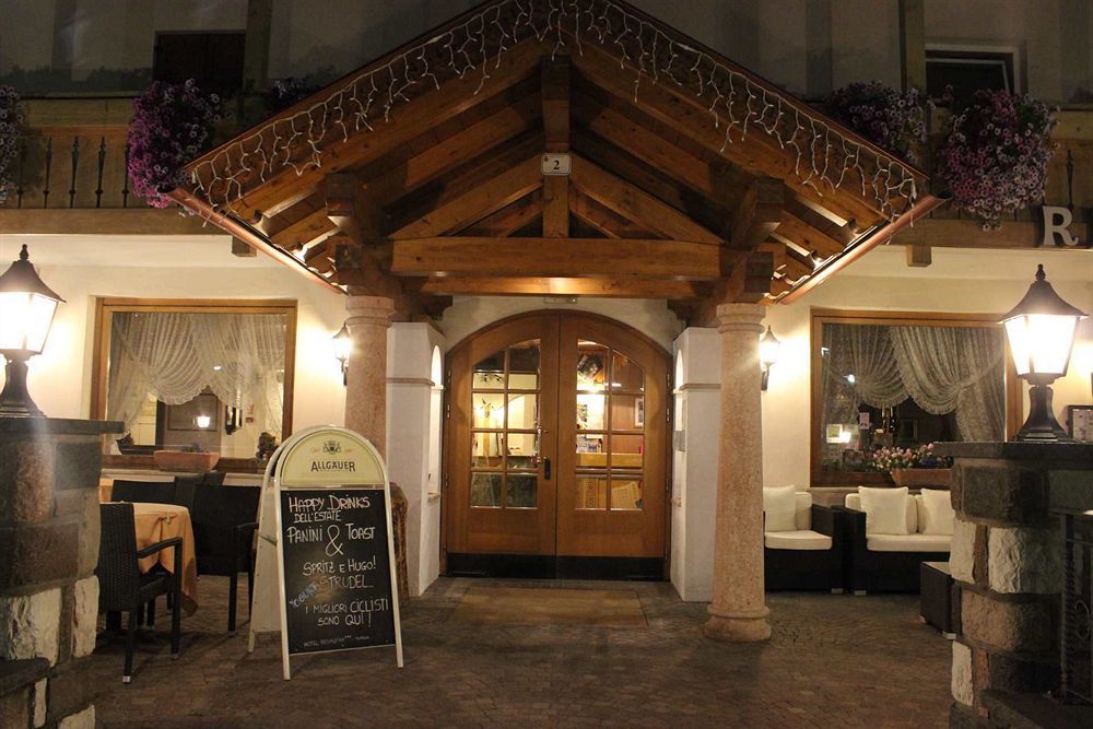 Hotel Rosalpina Soraga di Fassa Exterior foto