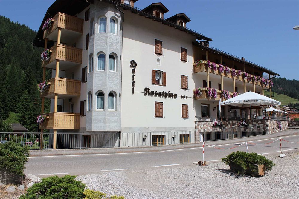 Hotel Rosalpina Soraga di Fassa Exterior foto