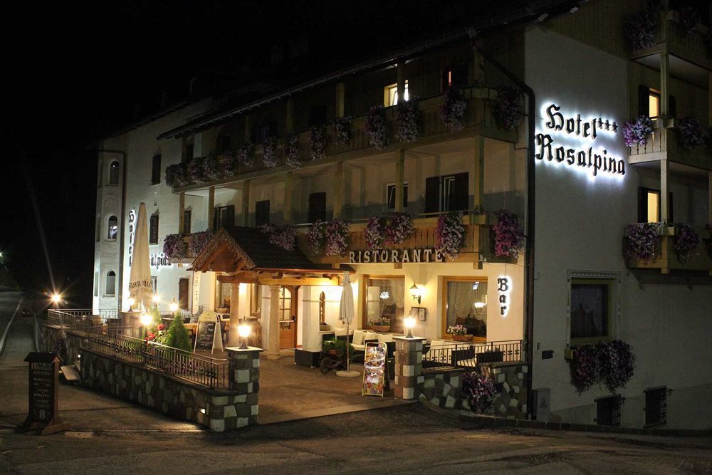 Hotel Rosalpina Soraga di Fassa Exterior foto